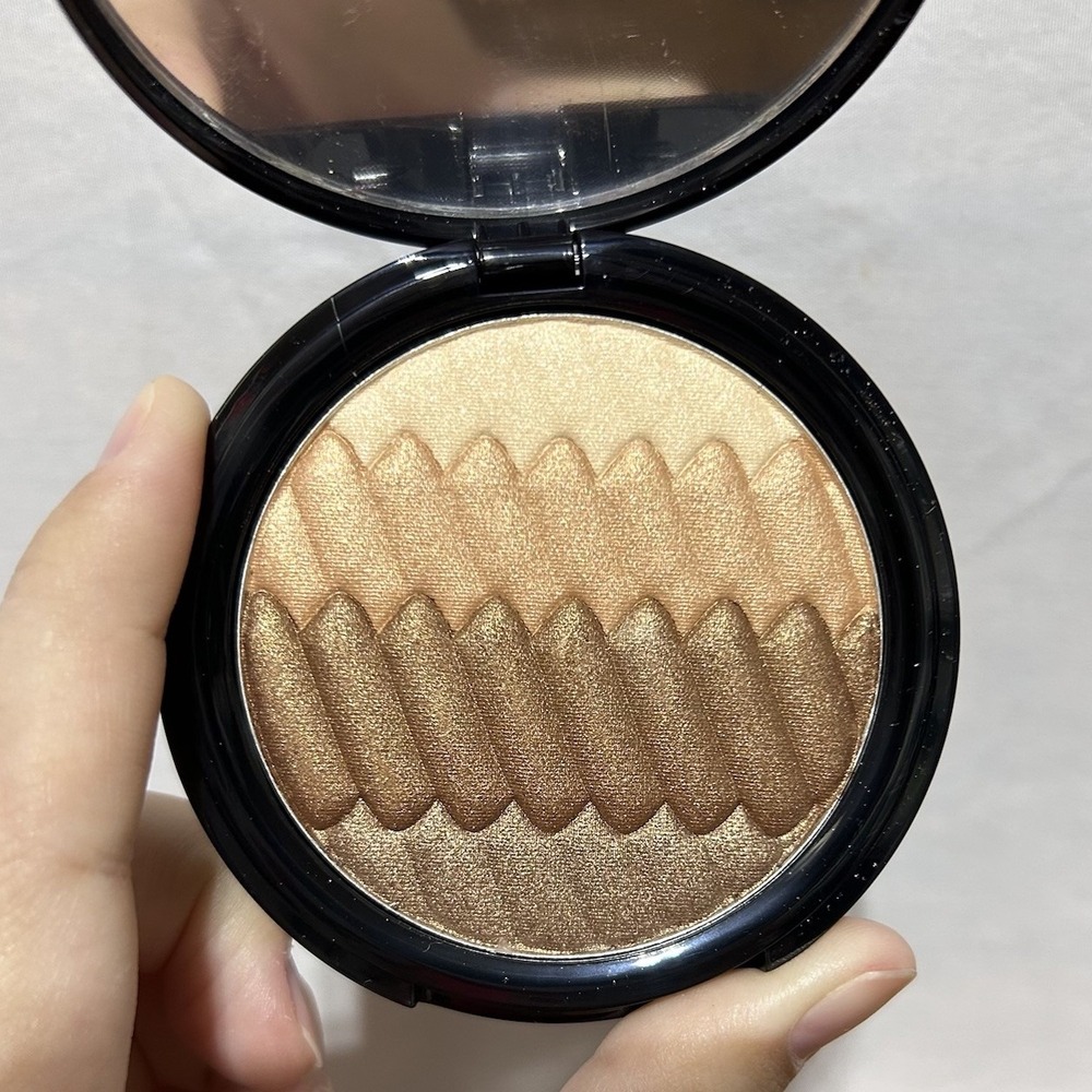 BELLE BEAUTY Chevron Eye Shadow Compact SHADES OF MOCHA 0.30‎ oz NEW Rare